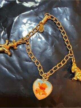 Disney Winnie the Pooh tigger Pooh eyoreGold-Tone Charm Bracelet Heart Pendant